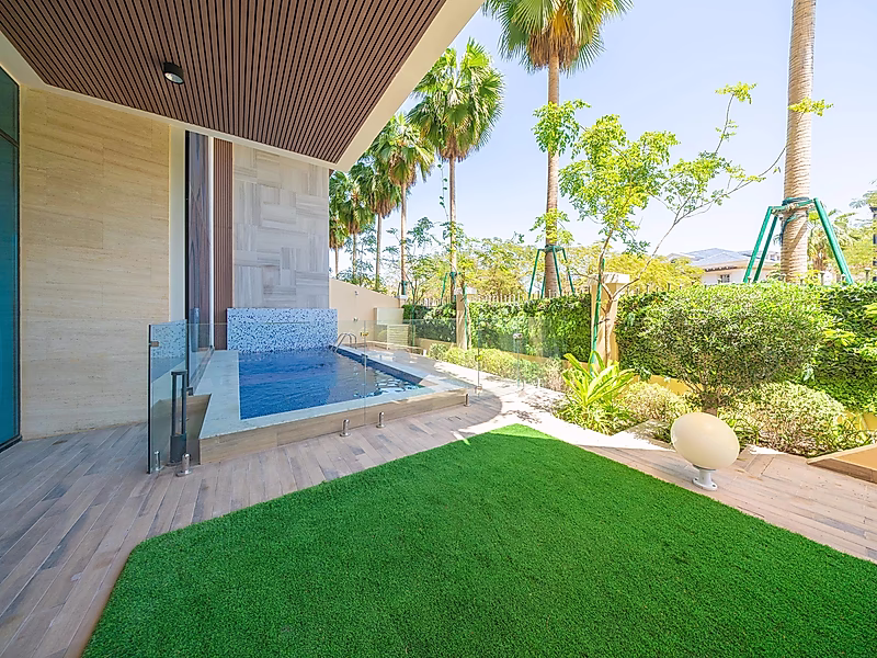 Stunning Duplex | Modern Luxury Awaits | 4+maid - Photo 4