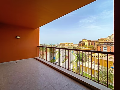 Exquisite 2BR Haven by the Marina
