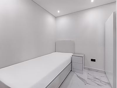 Luxury 2BR Oasis with Exquisite Finishes