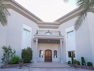 ELEGANT STANDALONE VILLA SPACIOUS LIVING | PRIME OPPORTUNITY