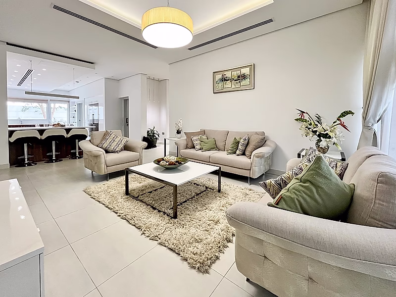 LUXURIOUS 5-BEDROOM VILLA | ASPIRE ZONE! - Photo 1
