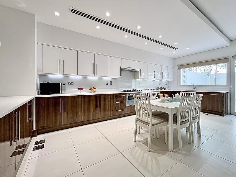 LUXURIOUS 5-BEDROOM VILLA | ASPIRE ZONE! - Photo 2
