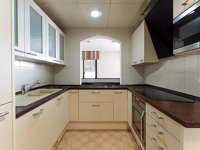 STYLISH 2-BEDROOM APARTMENT WITH PARTIAL SEA VIEW | LUSAIL MARINA - Photo 6
