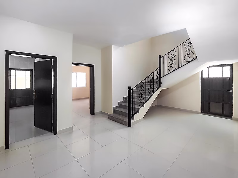 CHARMING DUPLEX 4BR + MAID | UMM AL AMAD - Photo 1