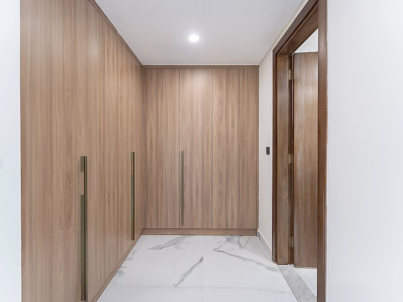 Stunning 2+ Bedroom Retreat - Photo 4