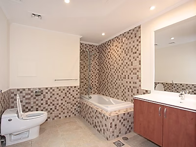 HOT Deal! Full Marina View 2BR in Porto Arabia – Priced to Sell Now