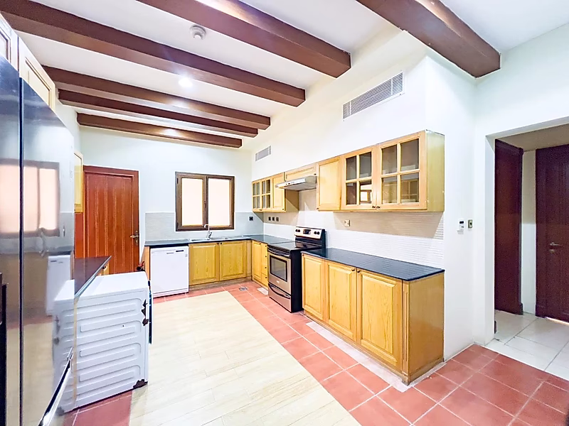 SPACIOUS 5-BR VILLA | BEACH VIEW | SEMI FURNISHED - Photo 13