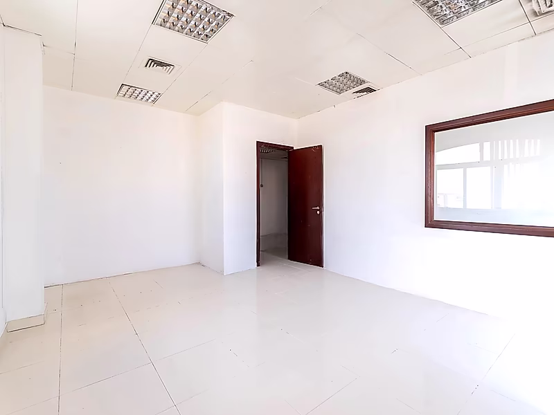 165sqm Fully Fitted Office for Rent on Salwa Road - Photo 3