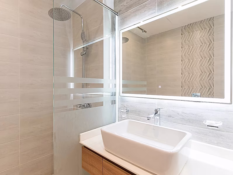 Sophisticated Studio | Investment Ready - Photo 2