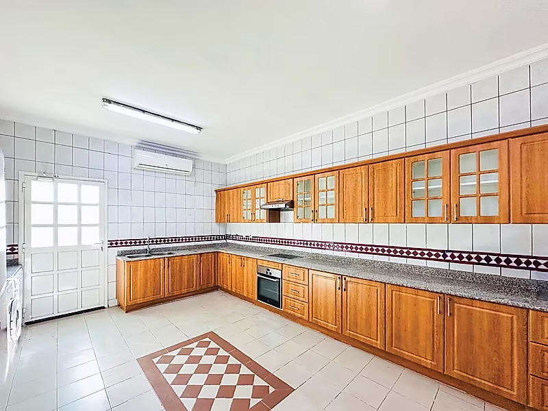 Sophisticated 4+BR with Modern Amenities | Waab - Photo 4
