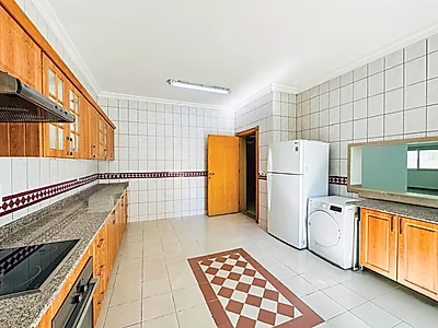 Sophisticated 4+BR with Modern Amenities | Waab