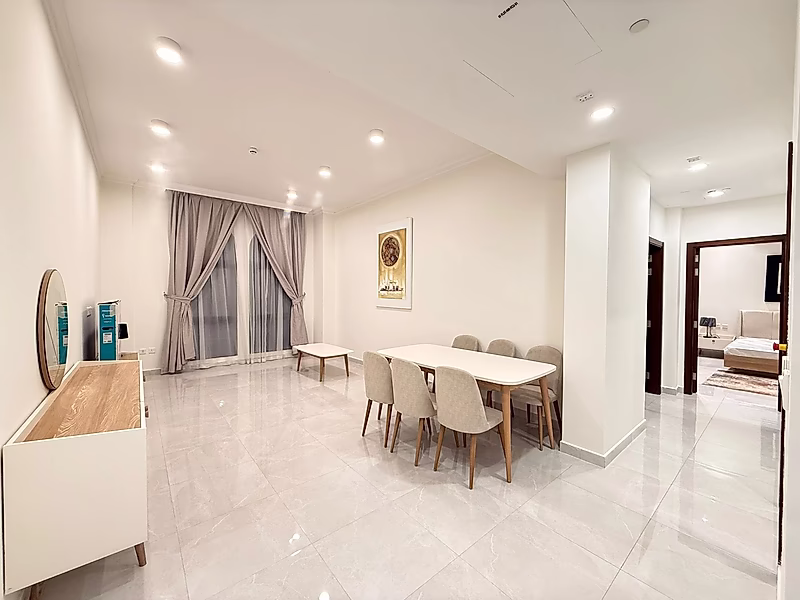 Stunning Luxury Living | 2 Bedrooms | Balcony - Photo 2