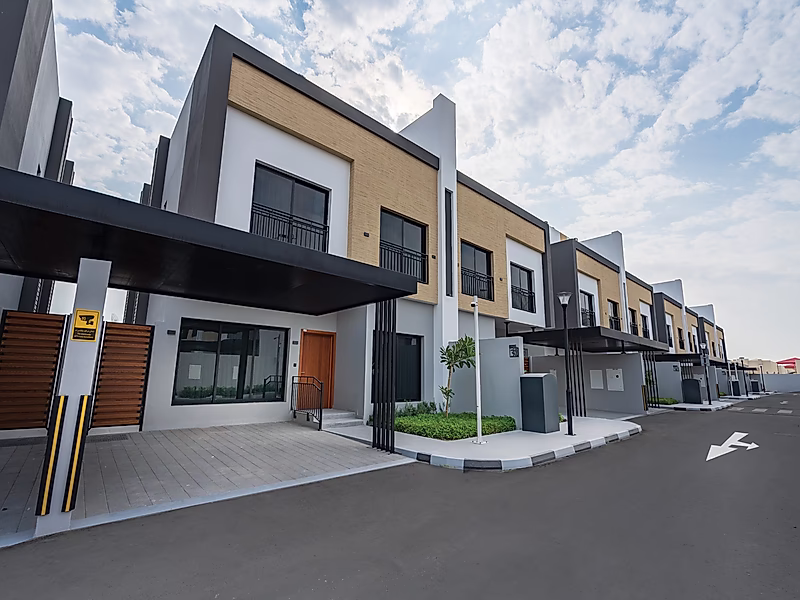 1 MONTH FREE! LUXURY 6-BR VILLA IN SECURE COMPOUND | READY TO MOVE - Photo 1