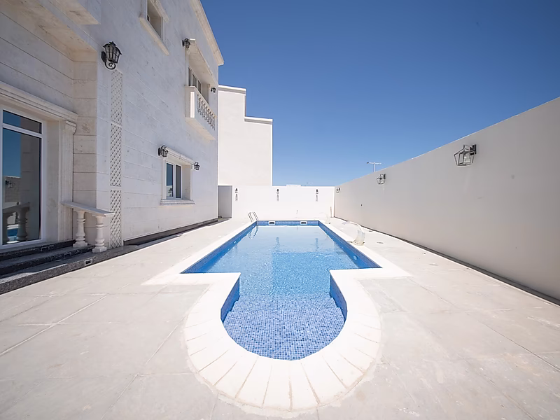 BRAND NEW! LUXURIOUS 7+MAID VILLA WITH POOL | BEST PRICE FOR ELEGANT LIVING IN LUSAIL - Photo 2