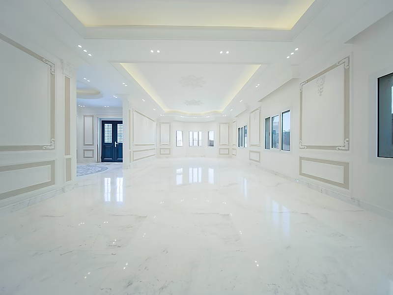 BRAND NEW! LUXURIOUS 7+MAID VILLA WITH POOL | BEST PRICE FOR ELEGANT LIVING IN LUSAIL - Photo 3