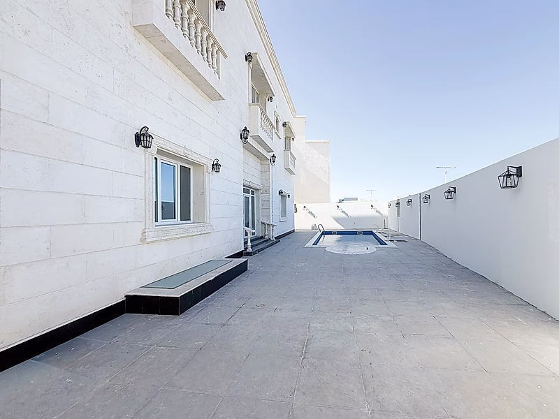BRAND NEW! LUXURIOUS 7+MAID VILLA WITH POOL | BEST PRICE FOR ELEGANT LIVING IN LUSAIL - Photo 18