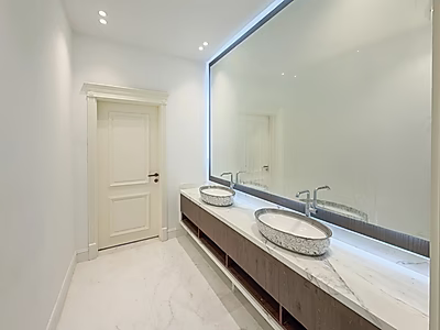BRAND NEW! LUXURIOUS 7+MAID VILLA WITH POOL | BEST PRICE FOR ELEGANT LIVING IN LUSAIL
