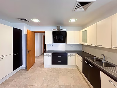 SPACIOUS SEAVIEW | 3+M | BALCONY | WESTBAY