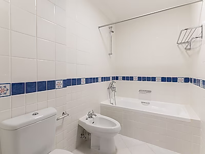 Elegant 2-Bedroom Apartment for Rent in West Bay – Modern Living in a Prime Location