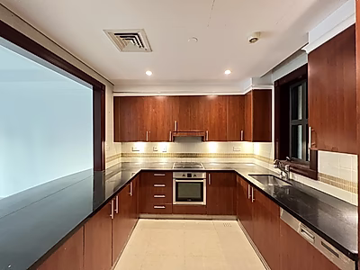 Huge Terrace, Sunny & Spacious 2BR Semi Furnished Townhouse for Sale at Mid Porto Arabia The Pearl