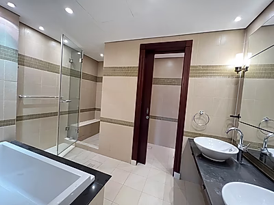 Huge Terrace, Sunny & Spacious 2BR Semi Furnished Townhouse for Sale at Mid Porto Arabia The Pearl