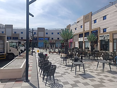 EXCELLENT LOCATION - RETAL SHOPS FOR RENT