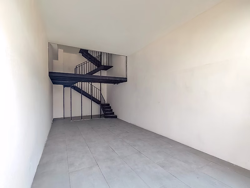 EXCELLENT LOCATION - RETAL SHOPS FOR RENT - Photo 1
