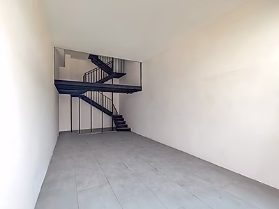 EXCELLENT LOCATION | RETAIL SHOPS FOR RENT