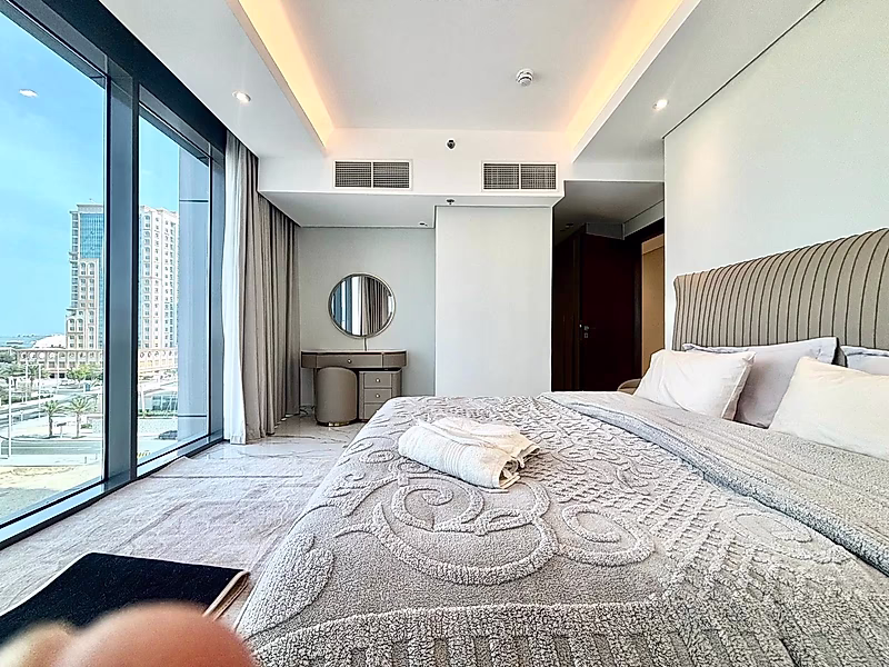 LUXURY 2-BEDROOM APARTMENT IN LUSAIL MARINA | READY TO MOVE - Photo 3