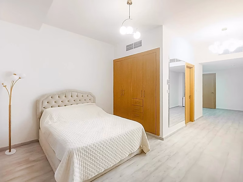 Elegantly Renovated Studio in Fox Hills | Fully Furnished with Title Deed - Photo 5