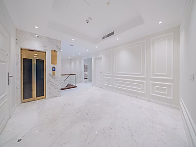 Fully Renovated Freehold Penthouse | Hot Offer & Move In Ready