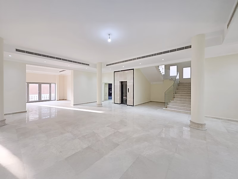 EXCEPTIONAL LUXURY STANDALONE 8-BEDROOM VILLA WITH PRIVATE LIFT | 1,200 + SQM | LUSAIL - Photo 2