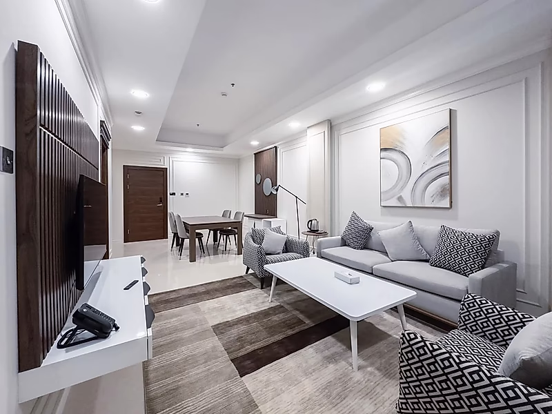 Fully Furnished One-Bedroom Serviced Apartment in Old Airport - Photo 1