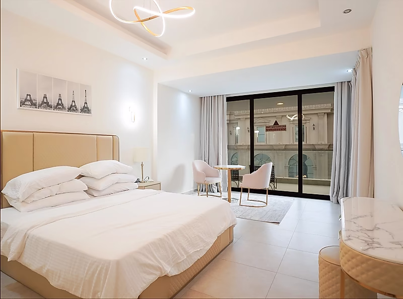 FULLY FURNISHED 1 BEDROOM VENDOME & SEA VIEW - Photo 3