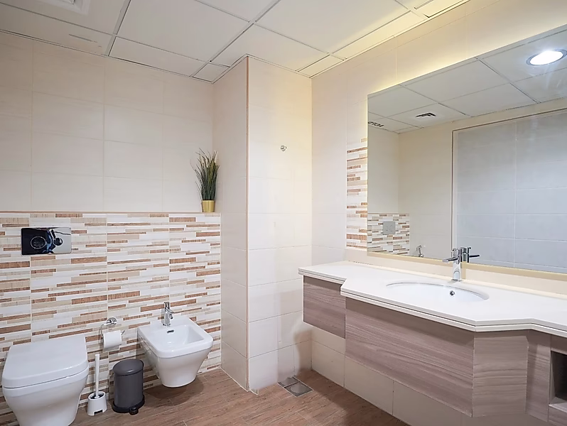 FULLY FURNISHED 1 BEDROOM VENDOME & SEA VIEW - Photo 5