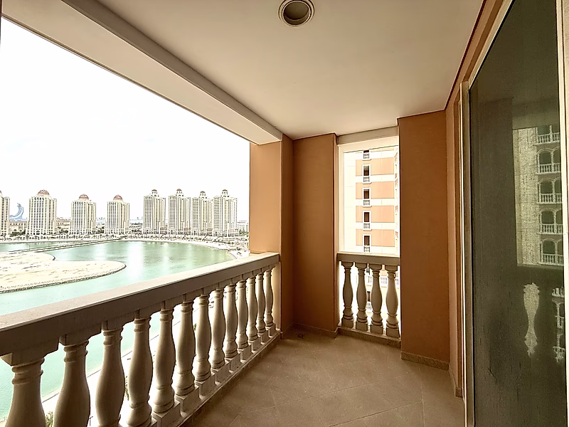 Panoramic Sea & Marina Views | High-Floor Luxury 2BR in Viva Bahriya | Beach Access | Title Deed Ready - Photo 4