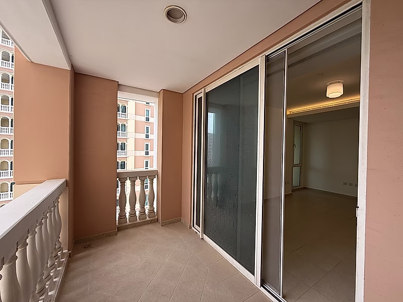 Panoramic Sea & Marina Views | High-Floor Luxury 2BR in Viva Bahriya | Beach Access | Title Deed Ready - Photo 6