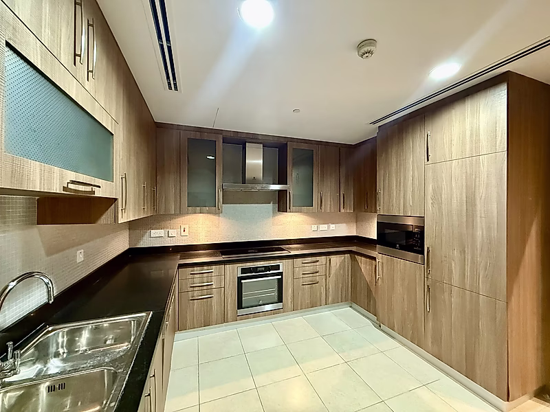 Panoramic Sea & Marina Views | High-Floor Luxury 2BR in Viva Bahriya | Beach Access | Title Deed Ready - Photo 16