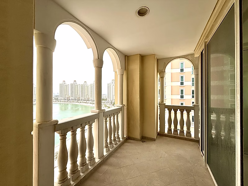 Panoramic Sea & Marina Views | High-Floor Luxury 2BR in Viva Bahriya | Beach Access | Title Deed Ready - Photo 18
