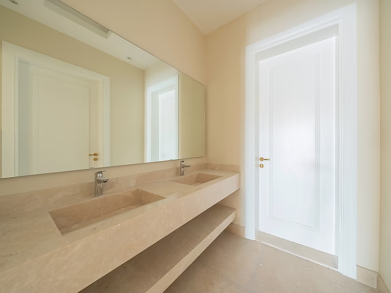 Luxury 8-Bedroom Stand-Alone Villa | Prime Location in Al Thumama - Photo 2
