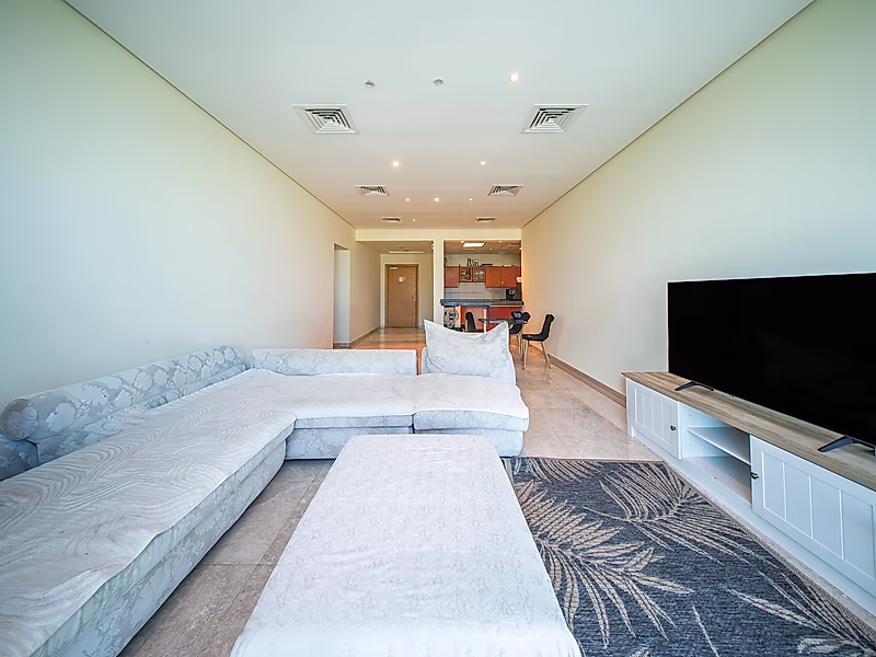 Sophisticated 2BR Apartment with Elegant Finishes - Photo 1