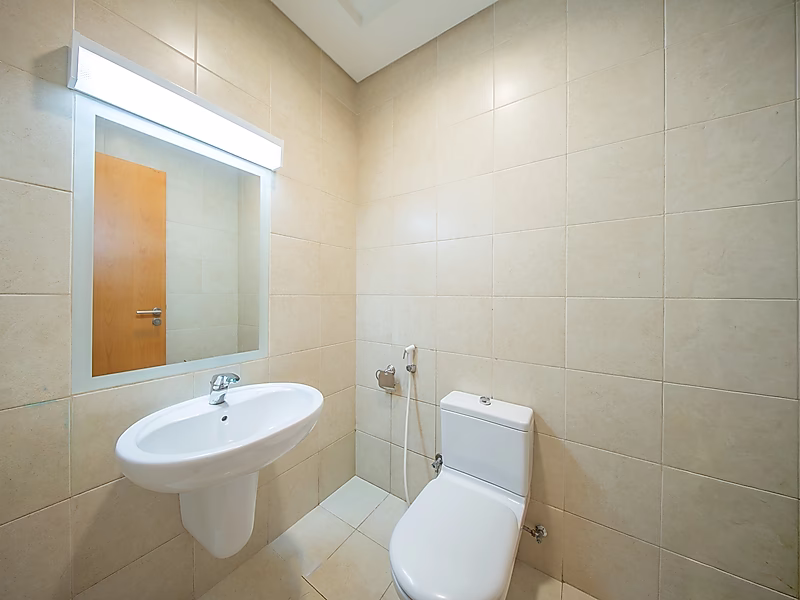 Sophisticated 2BR Apartment with Elegant Finishes - Photo 3
