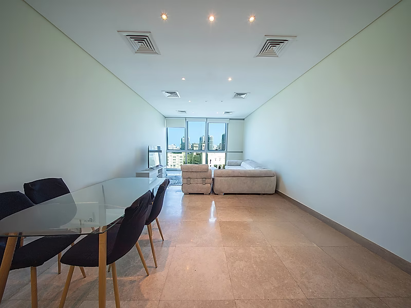 Sophisticated 2BR Apartment with Elegant Finishes - Photo 6