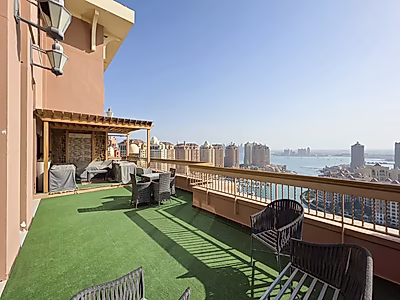 Stunning Renovated Penthouse | Panoramic Marina Views | Prime Location