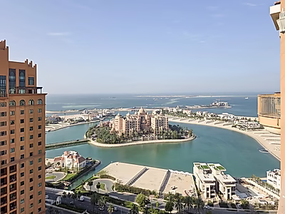 Stunning Renovated Penthouse | Panoramic Marina Views | Prime Location