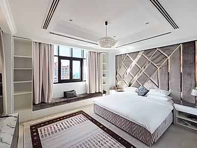 Stunning Renovated Penthouse | Panoramic Marina Views | Prime Location