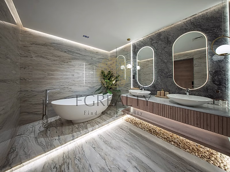 Stylish Duplex with Panoramic Views - Photo 12