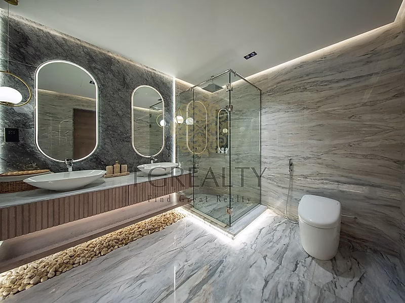Stylish Duplex with Panoramic Views - Photo 13