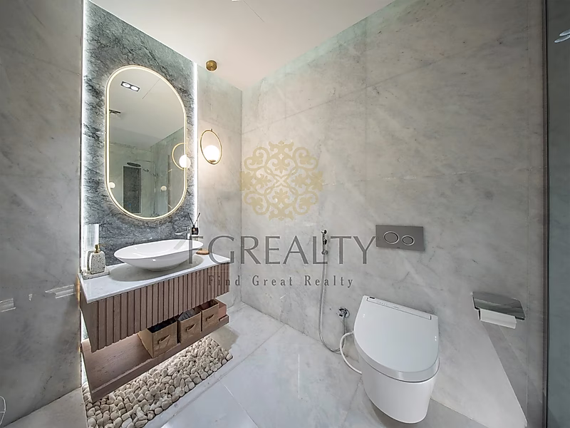 Stylish Duplex with Panoramic Views - Photo 14