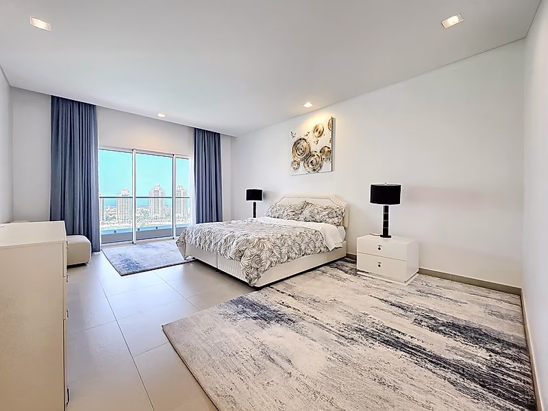 GREAT INVESTMENT! 1 BEDROOM SEA VIEW | HIGH FLOOR | THE PEARL - Photo 2
